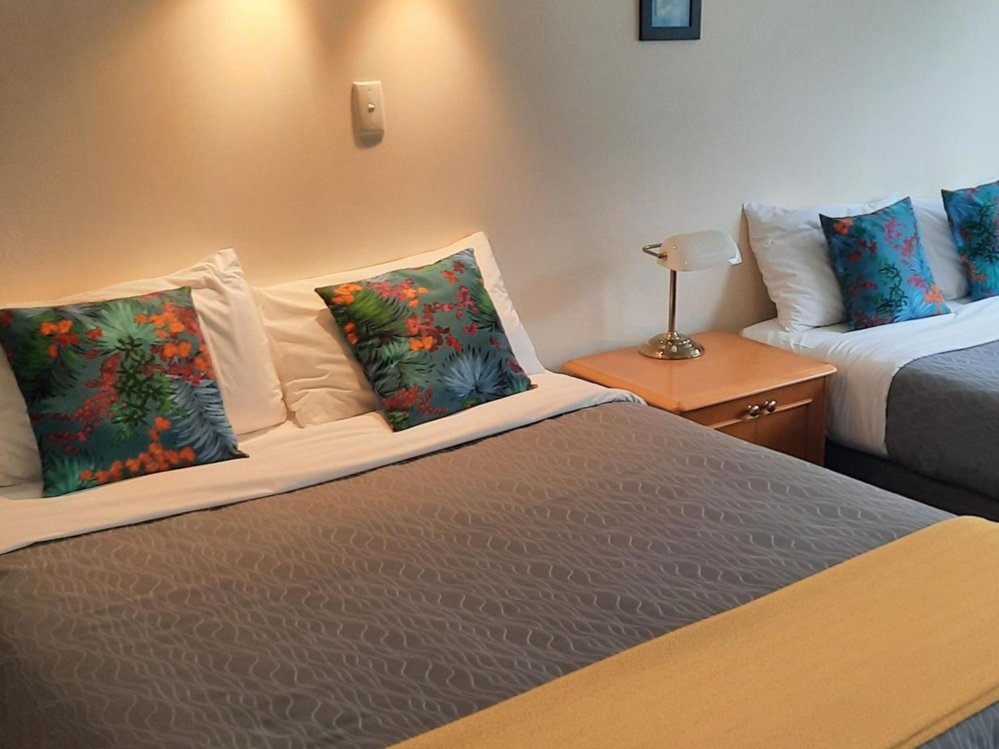 Pembrooke Motor Lodge Уангарей Стая снимка